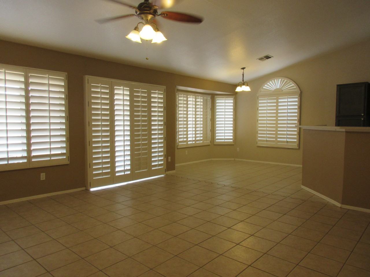 1560 W Cindy St - Photo 2 of 19