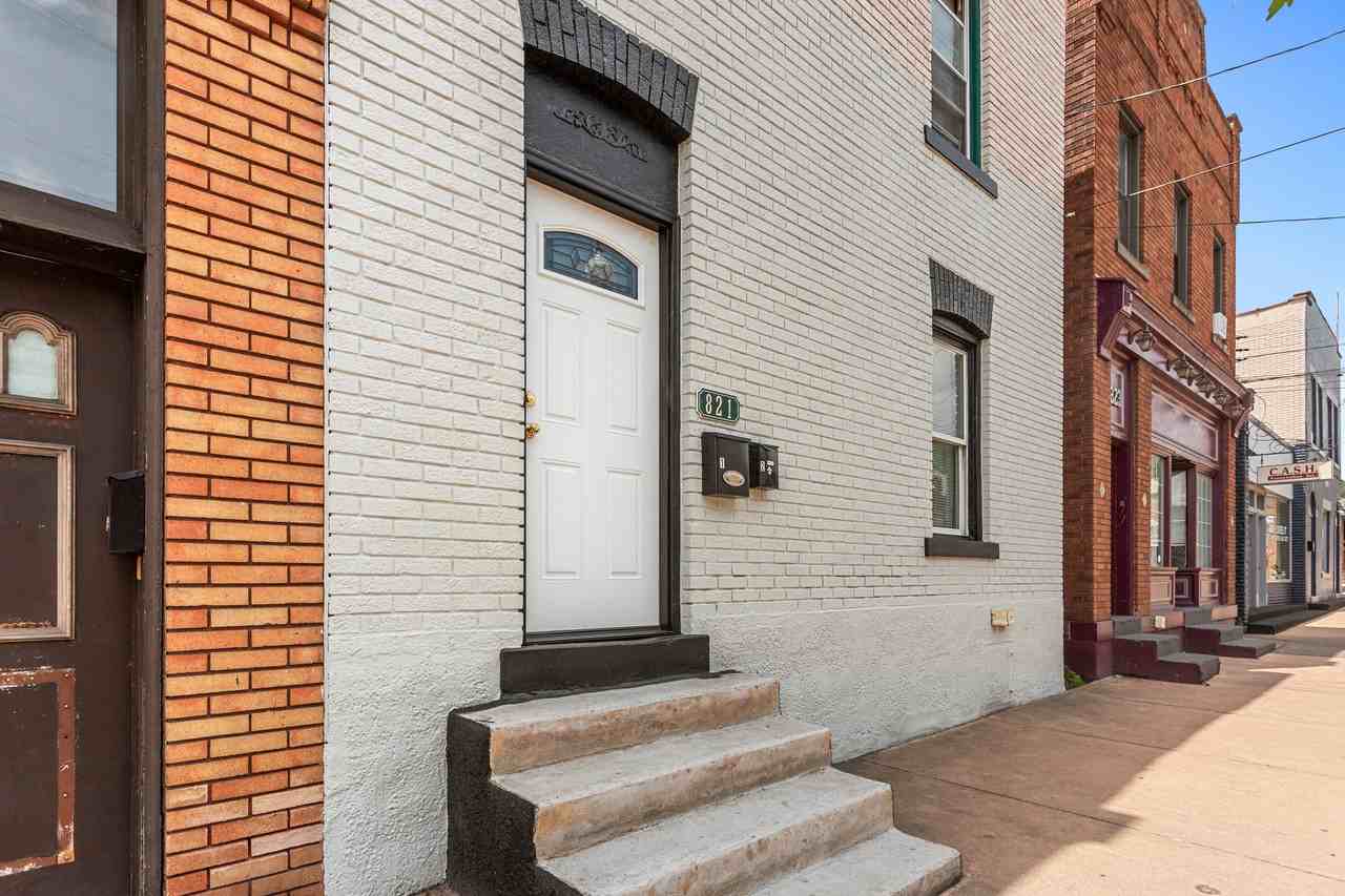 821 Broadway Ave - Photo 3 of 14