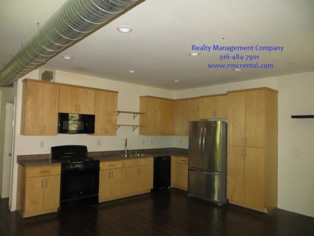 784 Carbon Ct - Photo 3 of 28