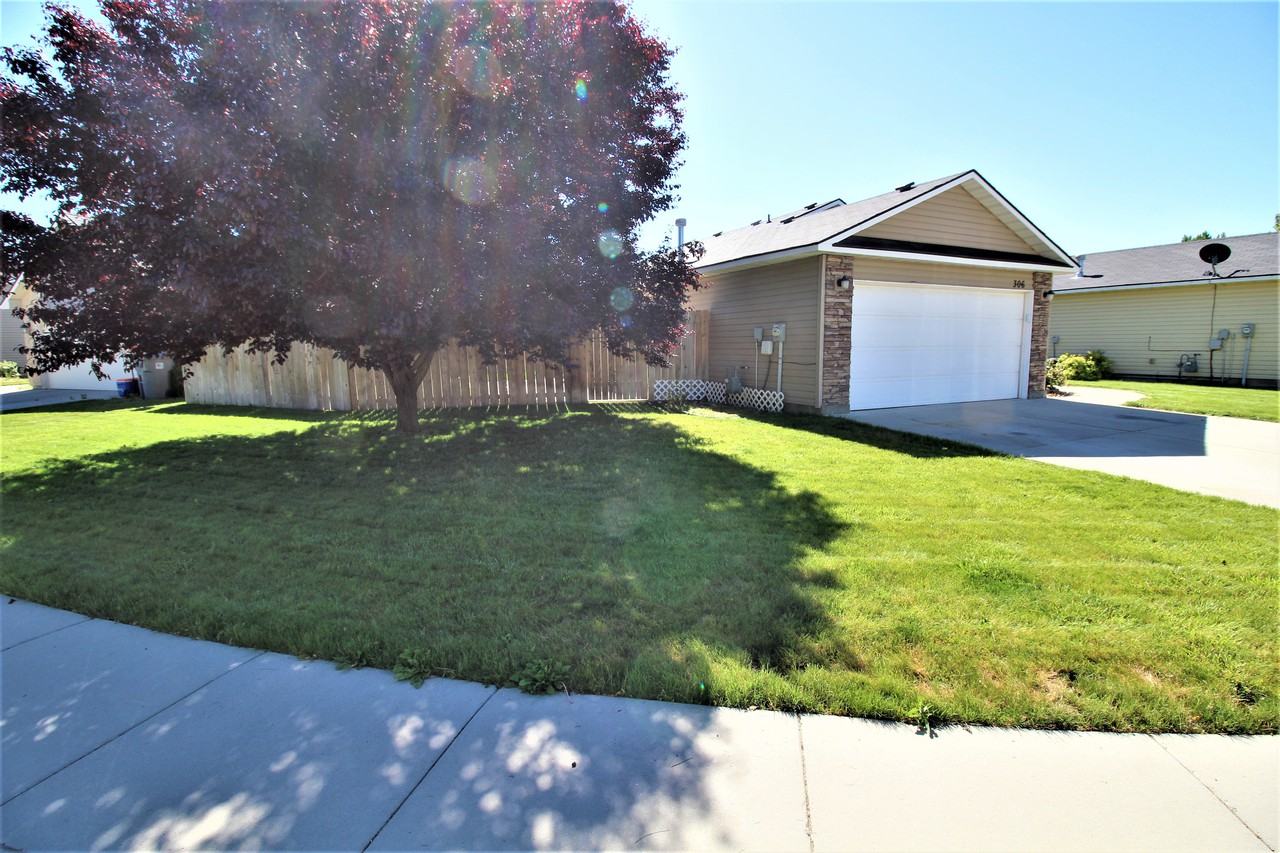 306 Pietra Way - Photo 3 of 18