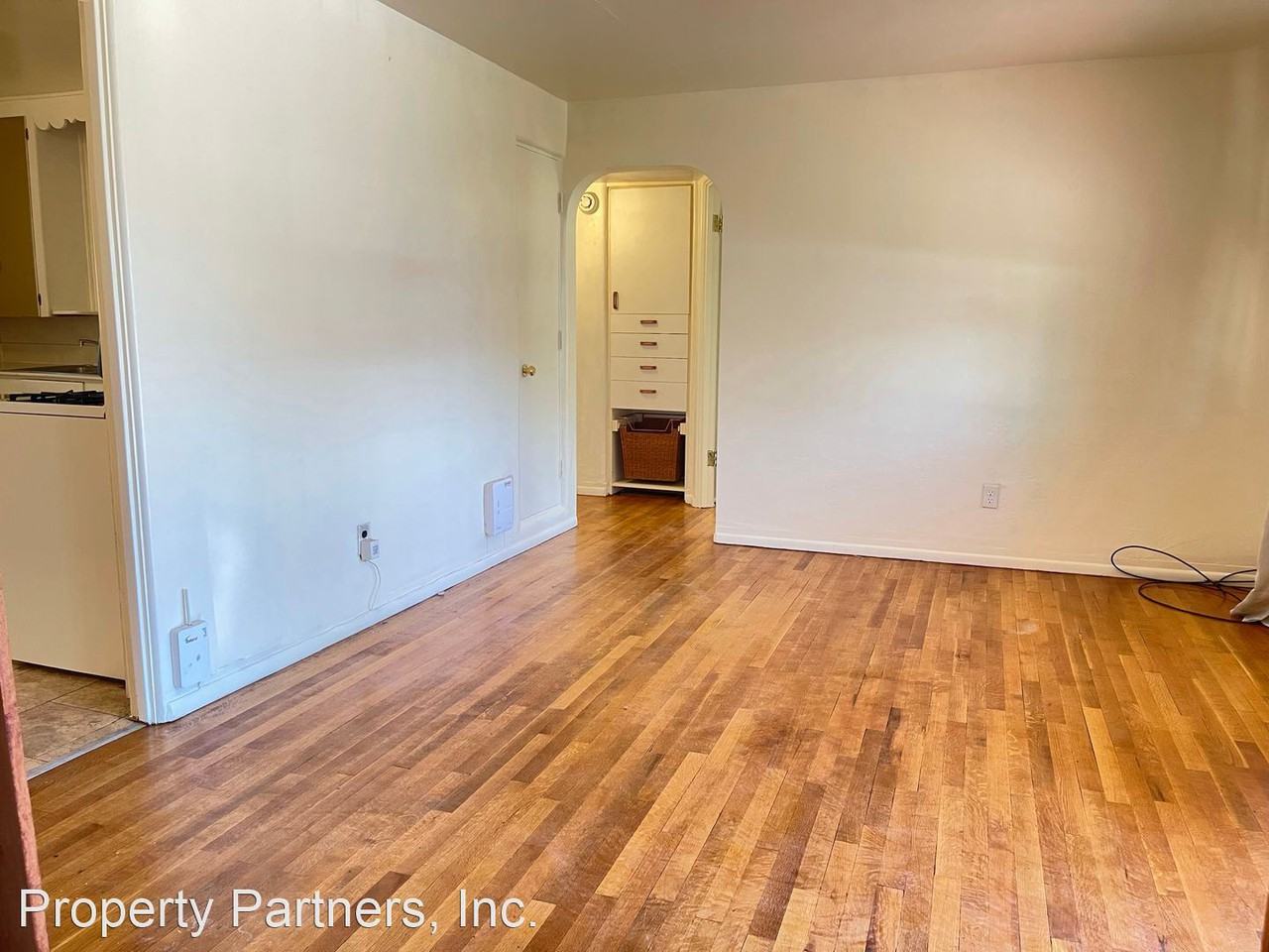 1330 Girard Blvd Ne - Photo 3 of 20