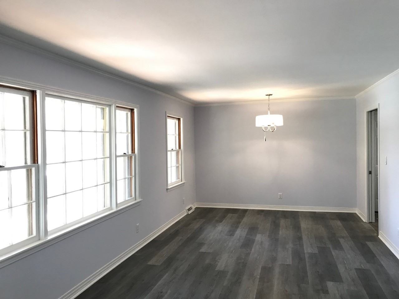 975 Melrose Dr - Photo 3 of 11