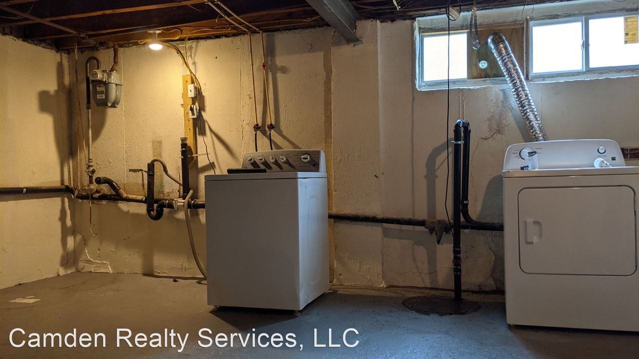 1059 Lakeshore Dr - Photo 2 of 12