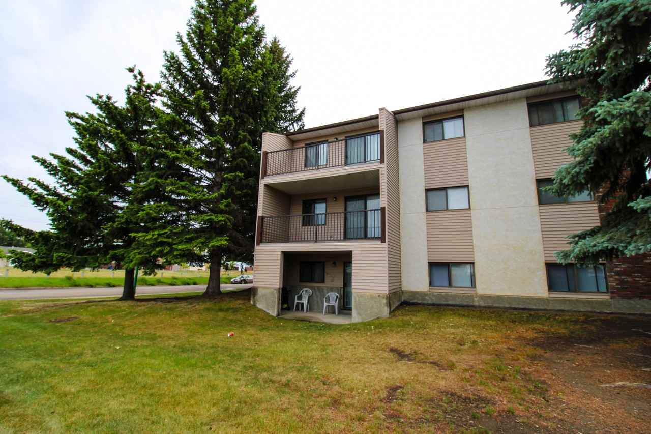 204 Foxbend Cres N - Photo 3 of 16