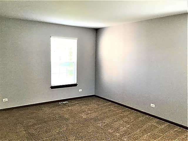 379 Stone Hollow Dr - Photo 3 of 20