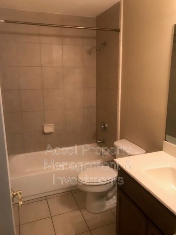 1304 E Quail St #D - Photo 6 of 9