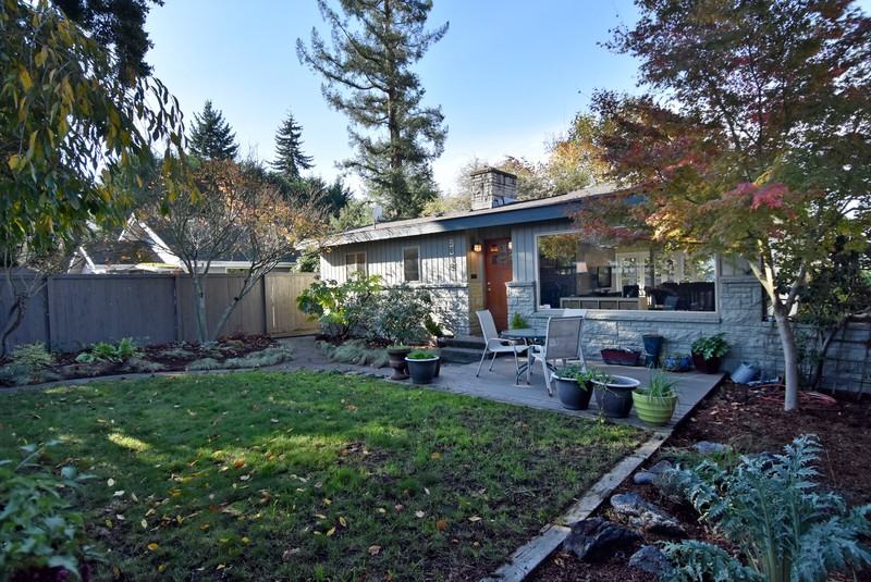 5919 47th Ave Sw - Photo 3 of 25