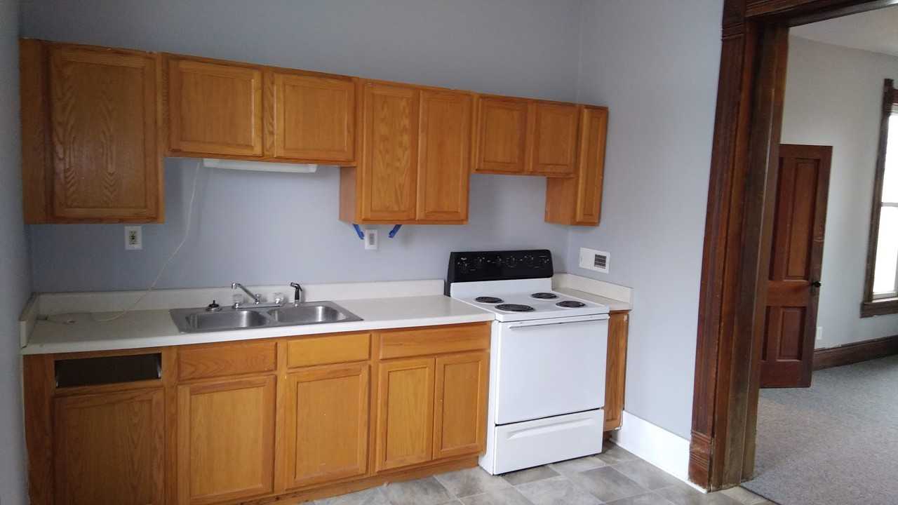 414 S Prince St #B - Photo 4 of 11