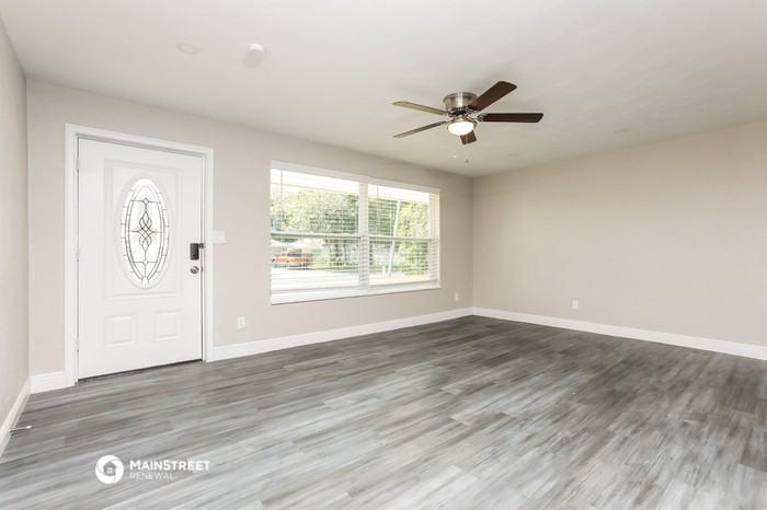 459 Hammock Ln - Photo 3 of 16