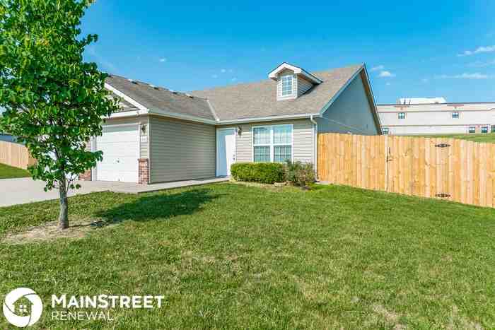 215 Palmer Ct - Photo 2 of 16