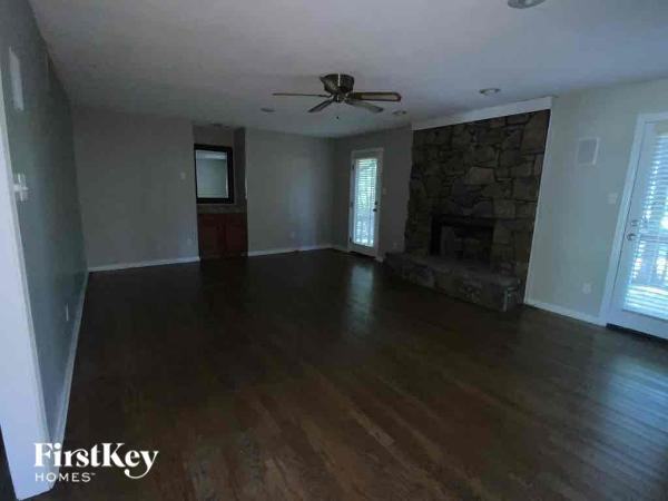 233 Glen Gyle Cv - Photo 2 of 11