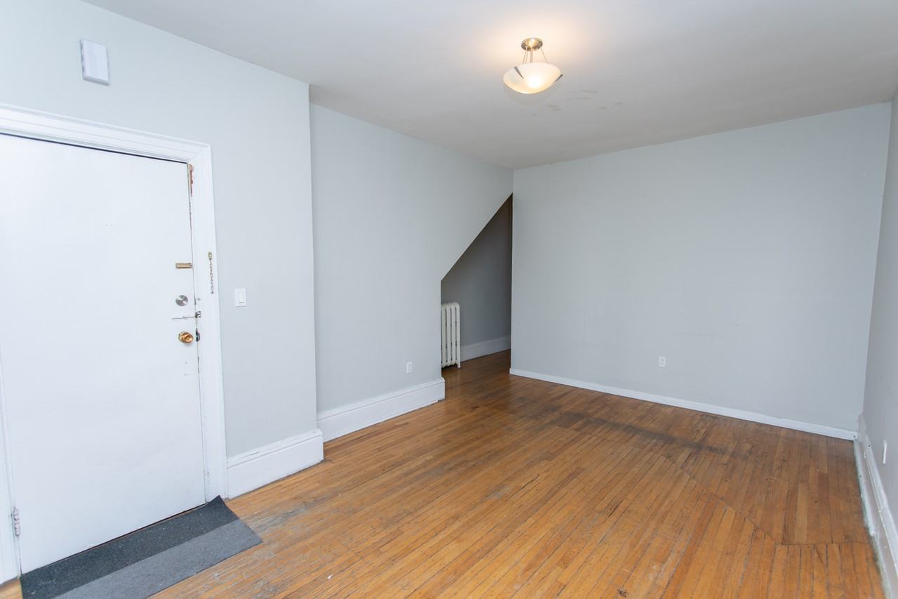 Bathurst St & Harbord St #2 - Photo 3 of 21