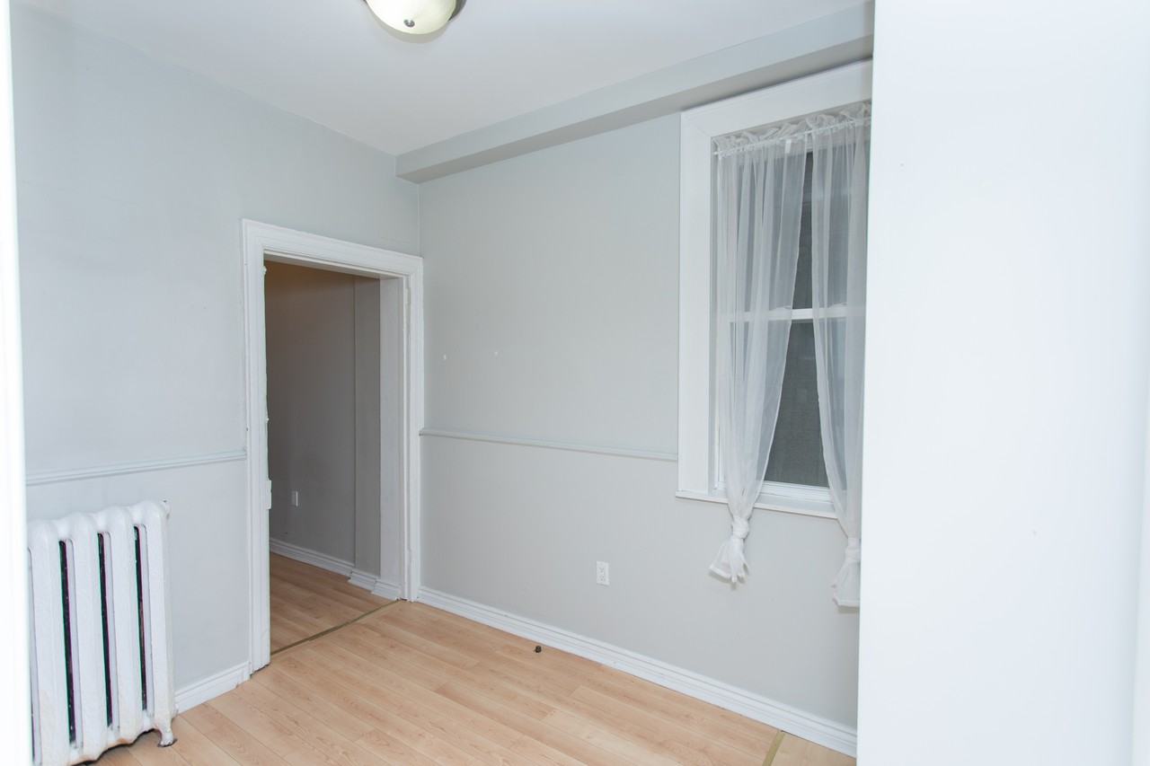 682 Bathurst Street - Photo 13