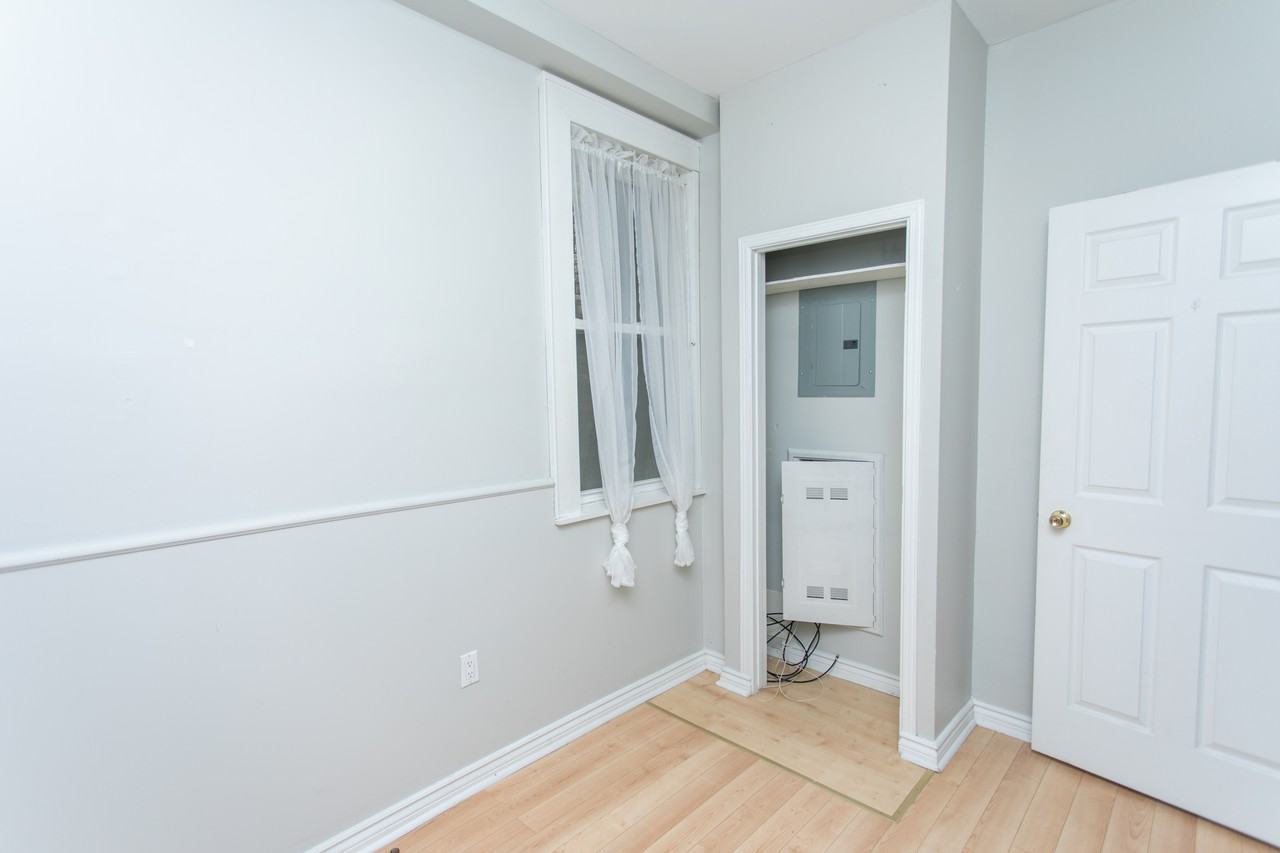 682 Bathurst Street - Photo 14