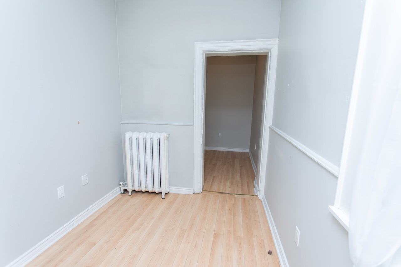 682 Bathurst Street - Photo 15