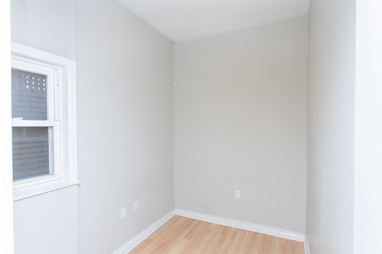 682 Bathurst Street - Photo 16