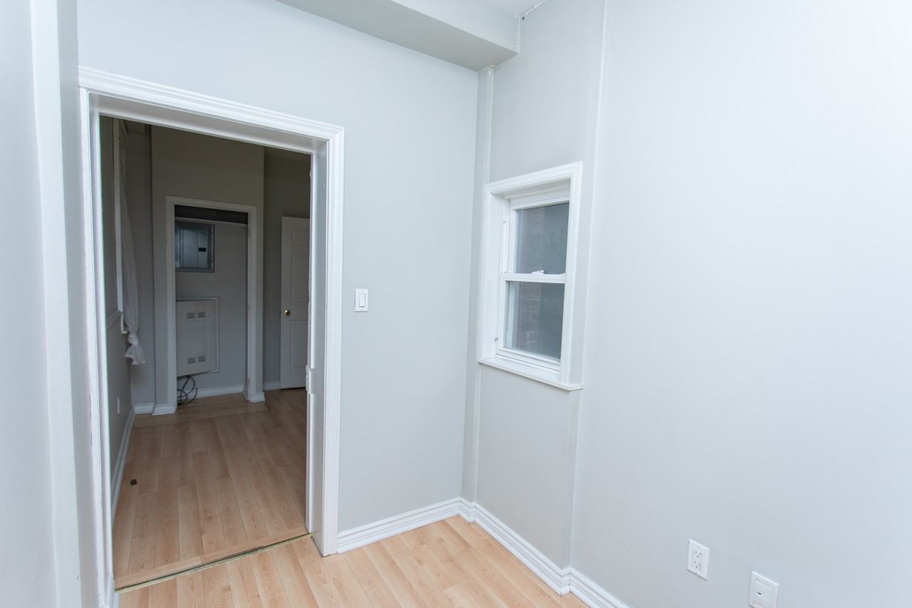 682 Bathurst Street - Photo 17