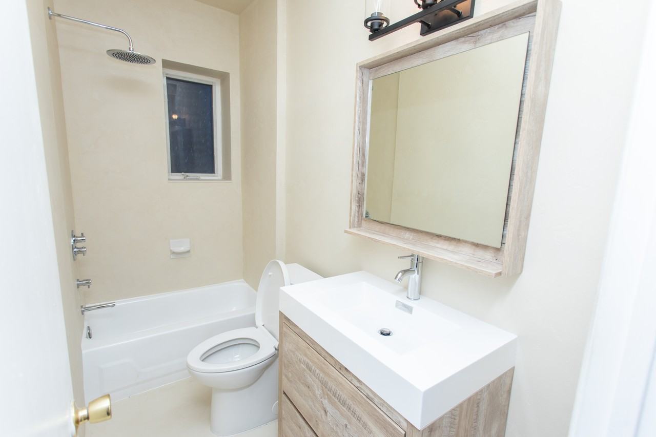 682 Bathurst Street #3 - Photo 7 of 13