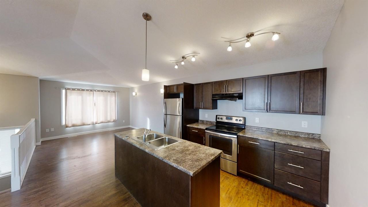 9806B 108 Avenue - Photo 3 of 9