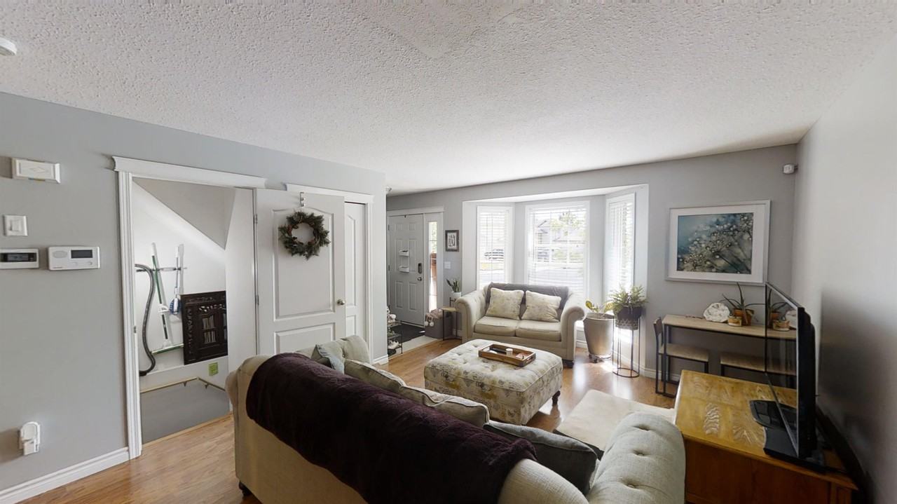 232 Pinnacle Drive - Photo 3 of 19