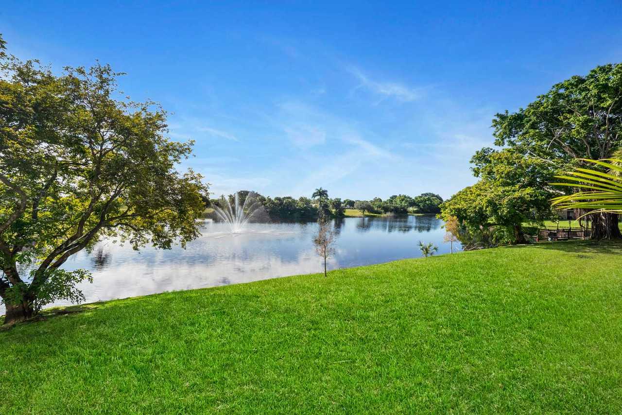 Nottingham Pine - Photo 3 of 31