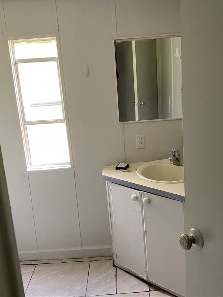 2104 Rutledge Road - Photo 6 of 26