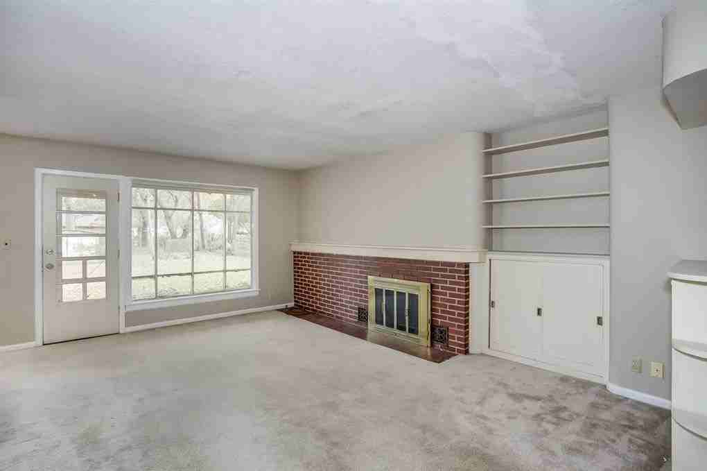 1542 N Salina Ave #1 - Photo 3 of 21