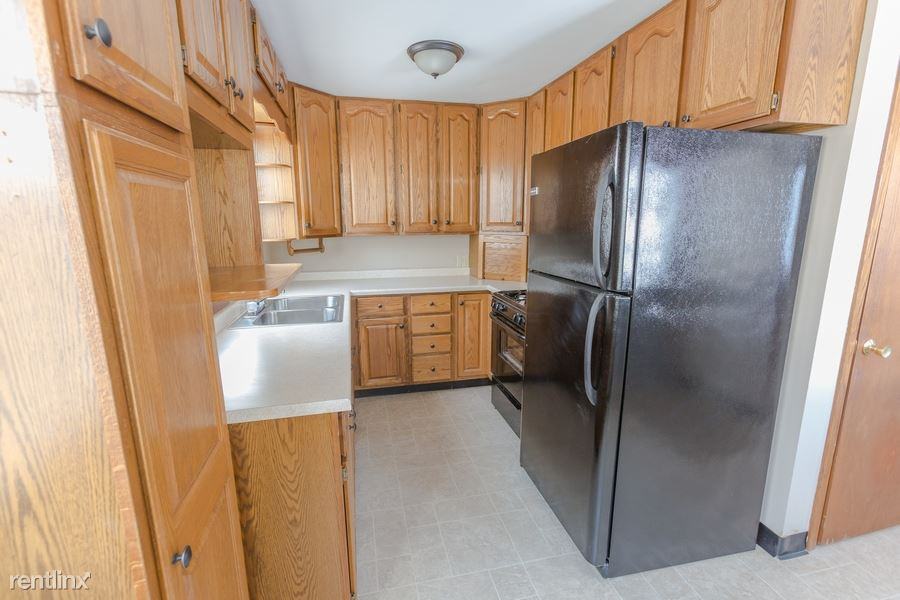 4724 Nevada Ave N - Photo 3 of 14