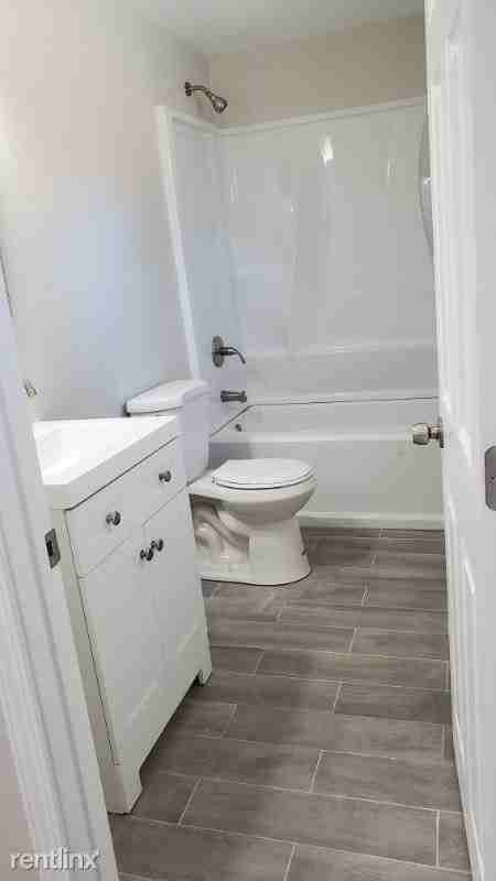 21633 Cottonwood Ave - Photo 3 of 7