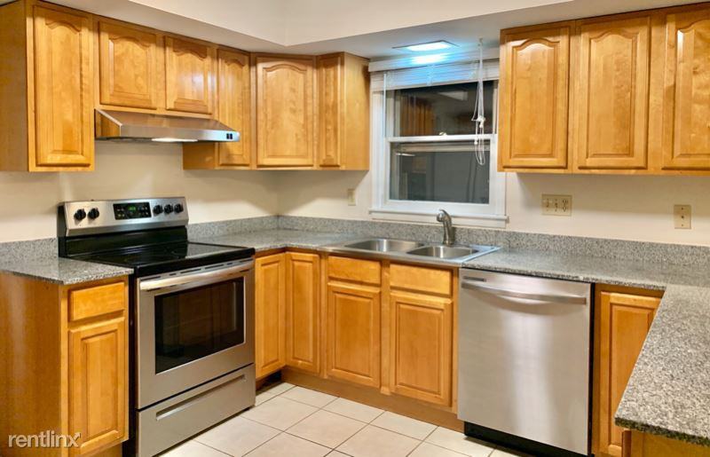 137 Pinehurst Dr - Photo 3 of 13