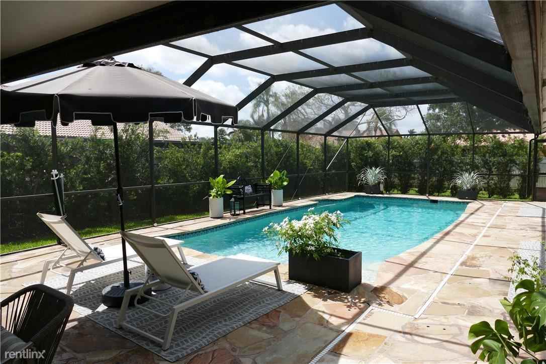 1066 Nw 97th Ave - Photo 2 of 10