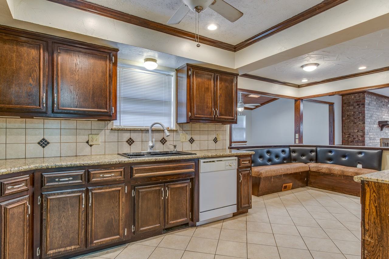 8716 Candlewood Dr - Photo 4 of 19