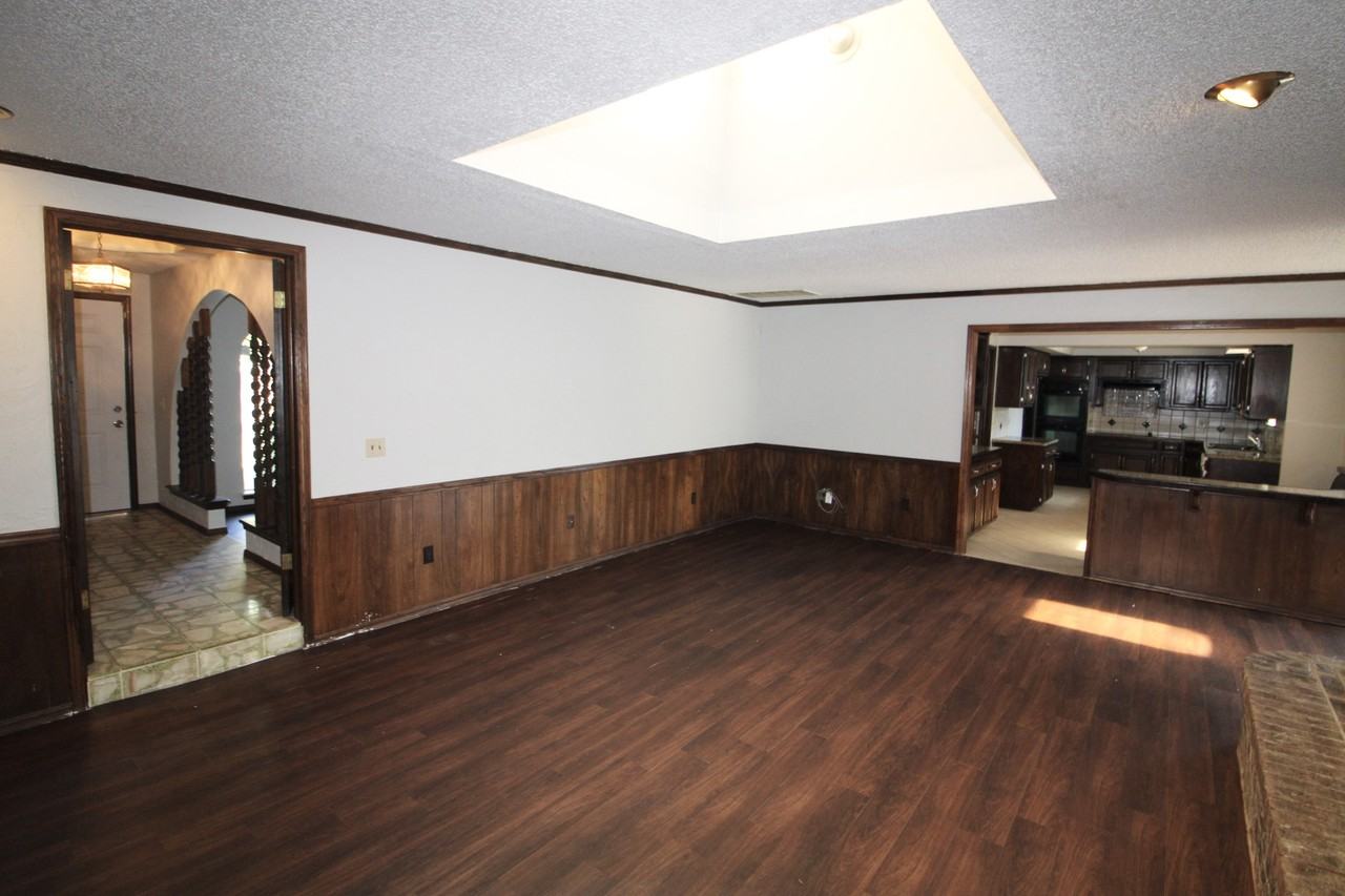 8716 Candlewood Dr - Photo 7 of 19