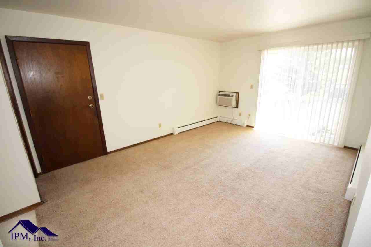 1818 6Th St Se - Photo 2 of 14