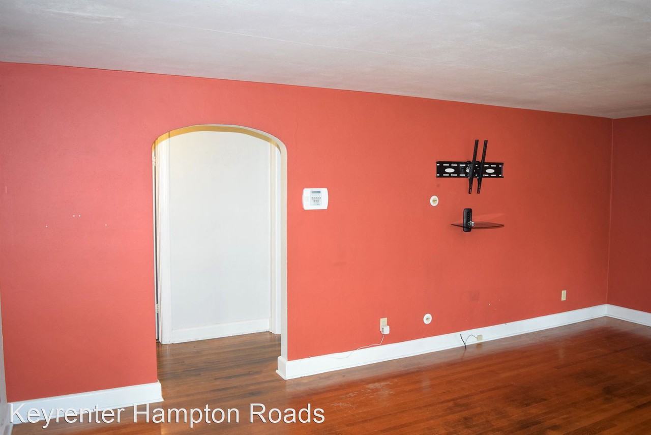 929 Elon Ct - Photo 3 of 44