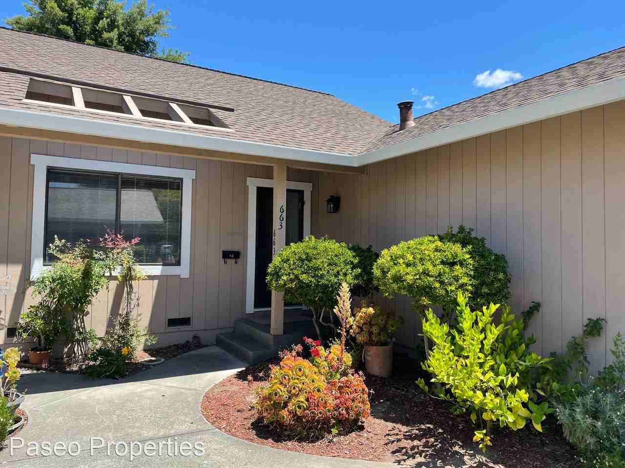 663 Spring Ln - Photo 2 of 9