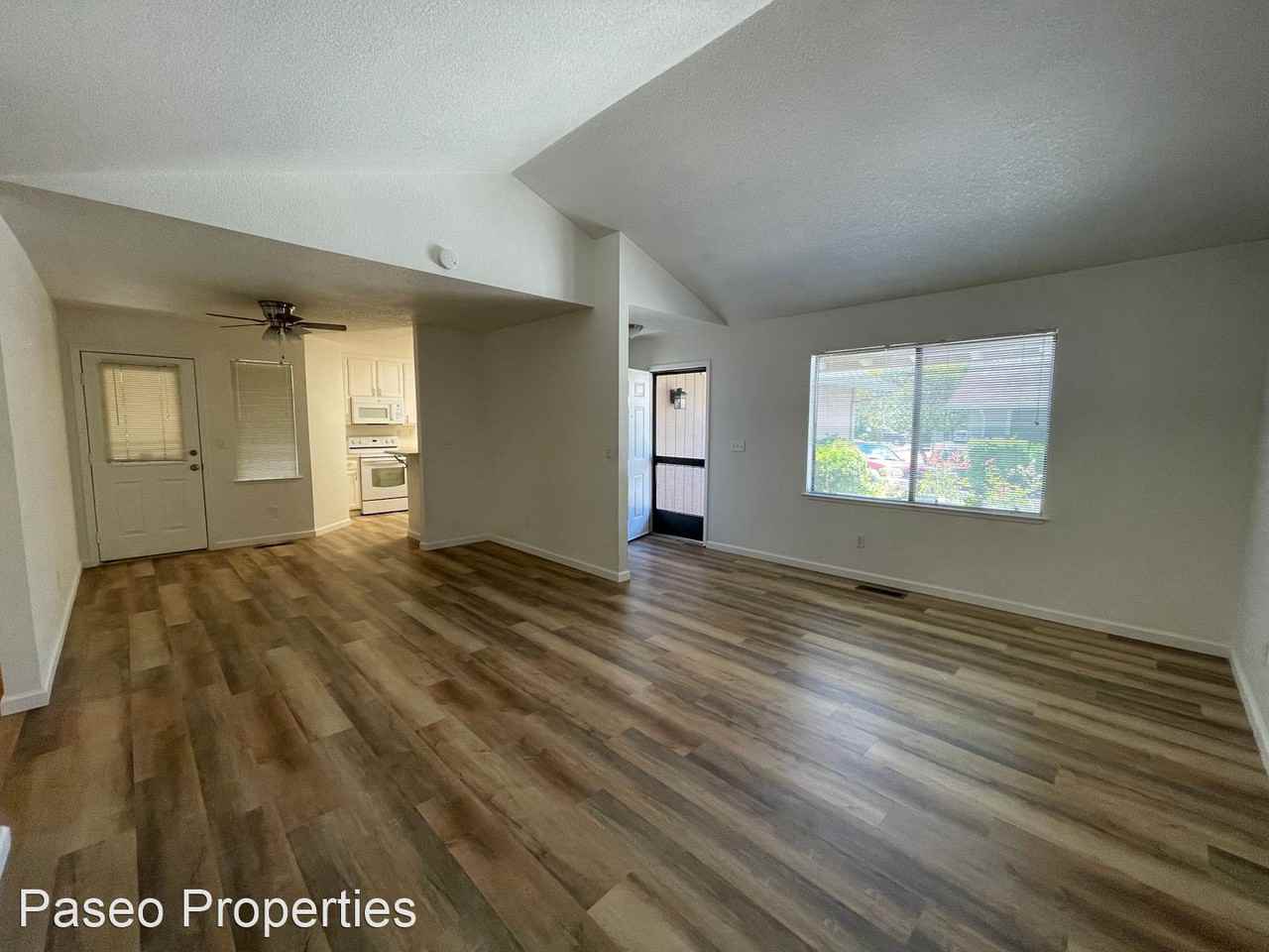 663 Spring Ln - Photo 3 of 9