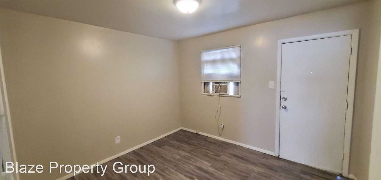 1305 Evergreen - Photo 3 of 6