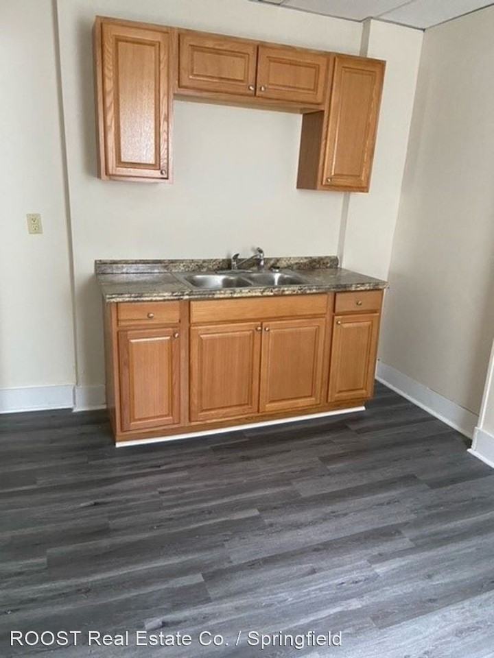 370 Raffensperger Ave - Photo 2 of 9