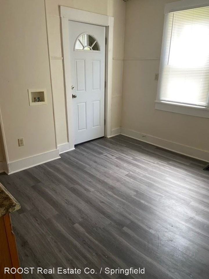 370 Raffensperger Ave - Photo 3 of 9
