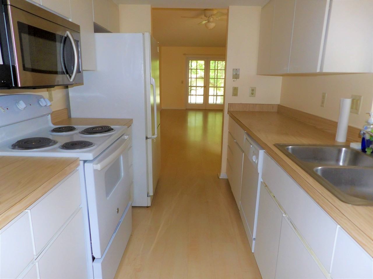95 E Hartford St - Photo 3 of 12