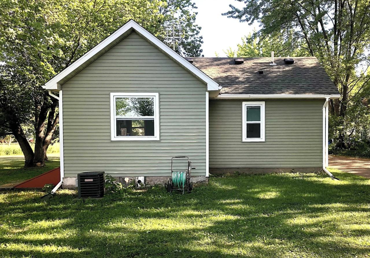 815 W 2nd St - Photo 2 of 12