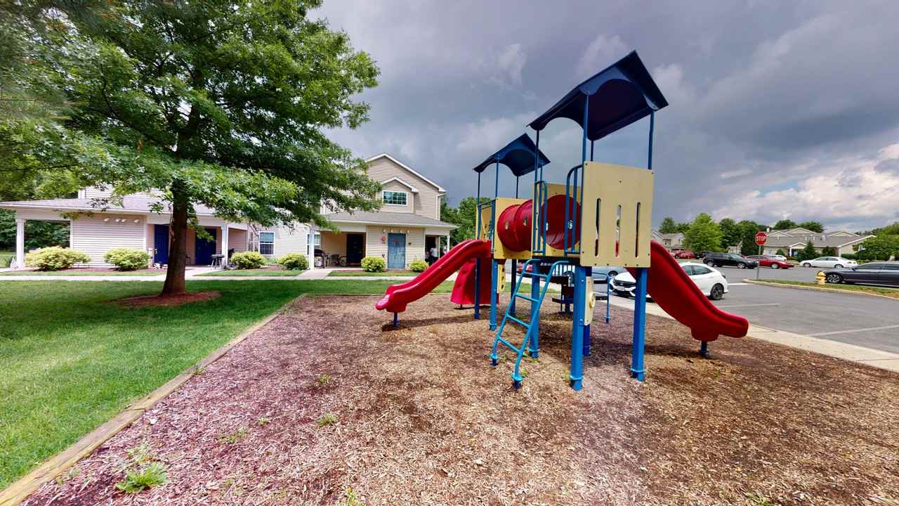 Geneva Greens Apartments 500 Geneva Drive, Mechanicsburg, PA 17055