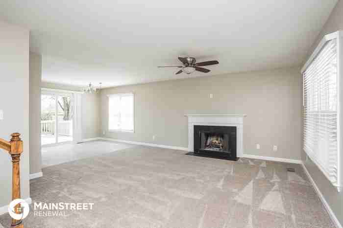 1720 Sagamore Ct - Photo 2 of 15