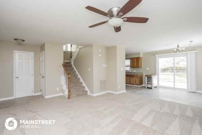 1720 Sagamore Ct - Photo 3 of 15