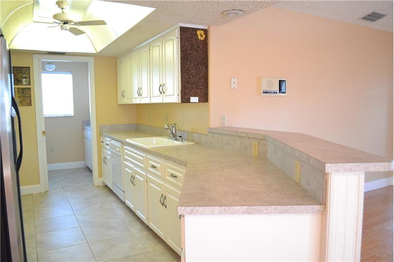 6406 Drake Ct - Photo 3 of 25