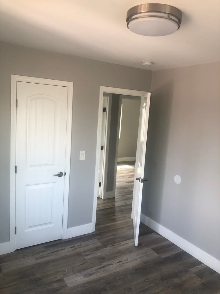 3312 1/2 46th St #1 - Photo 3 of 10