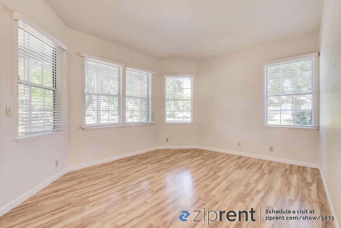1525 Lathwell Way - Photo 3 of 21