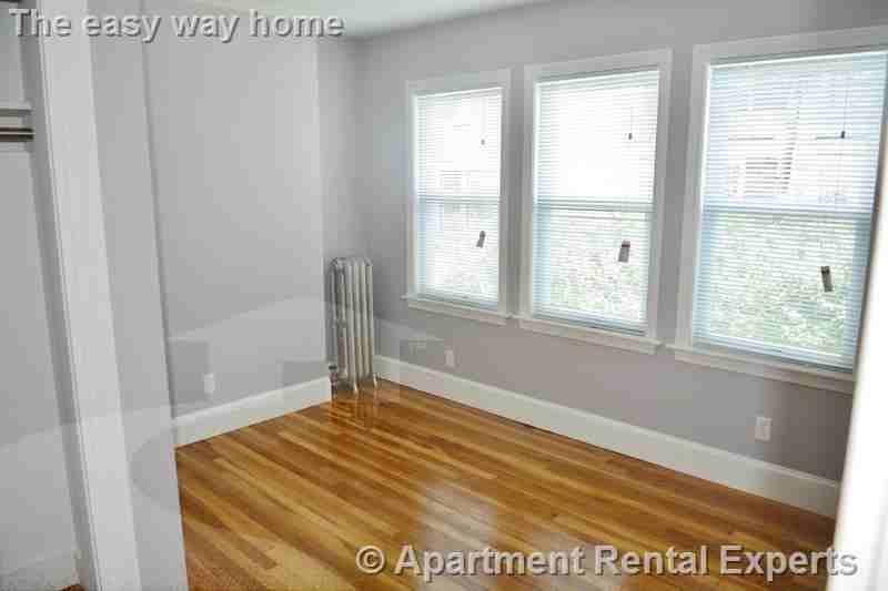 169 Harvard St - Photo 4 of 13