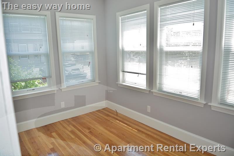 169 Harvard St - Photo 5 of 13